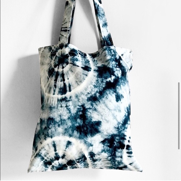 Lightweight navy tie dye tote bag - Picture 4 of 5